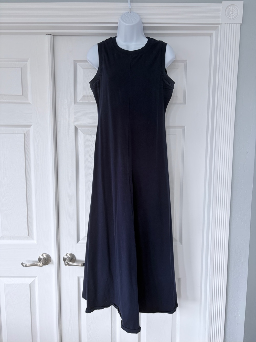 Tahari Navy Sleeveless Maxi Dress